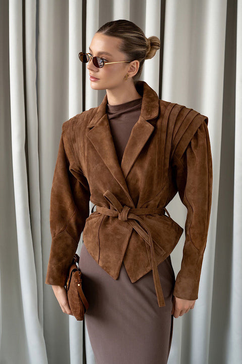 Chaqueta corta de cuero de ante